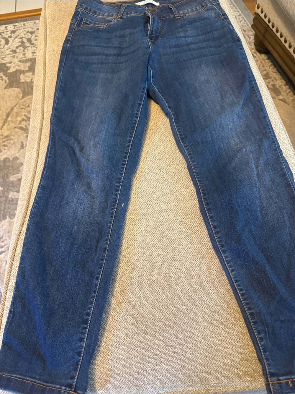 Women's Skinny Jeans in Dark Blue Wash